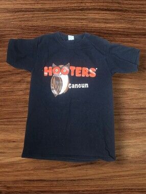 Hooters Navy Vintage 90s Short Sleeve Tee with Owl Logo